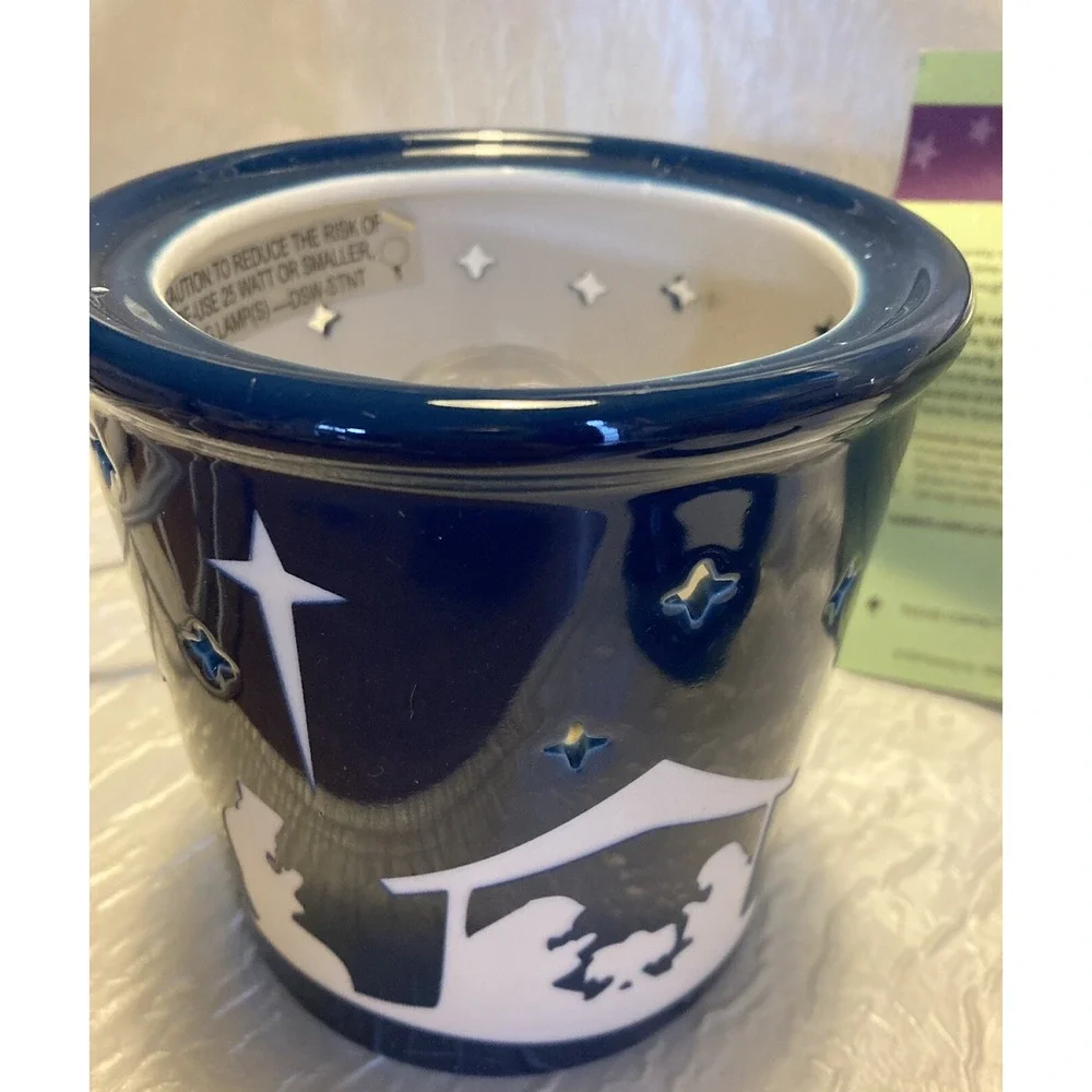 Scentsy SILENT NIGHT Nativity Full Size Wax Scent Warmer Retired Blue Extra Bulb